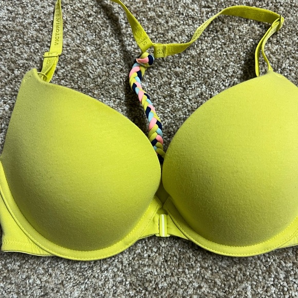 VS Bra - Picture 2 of 4